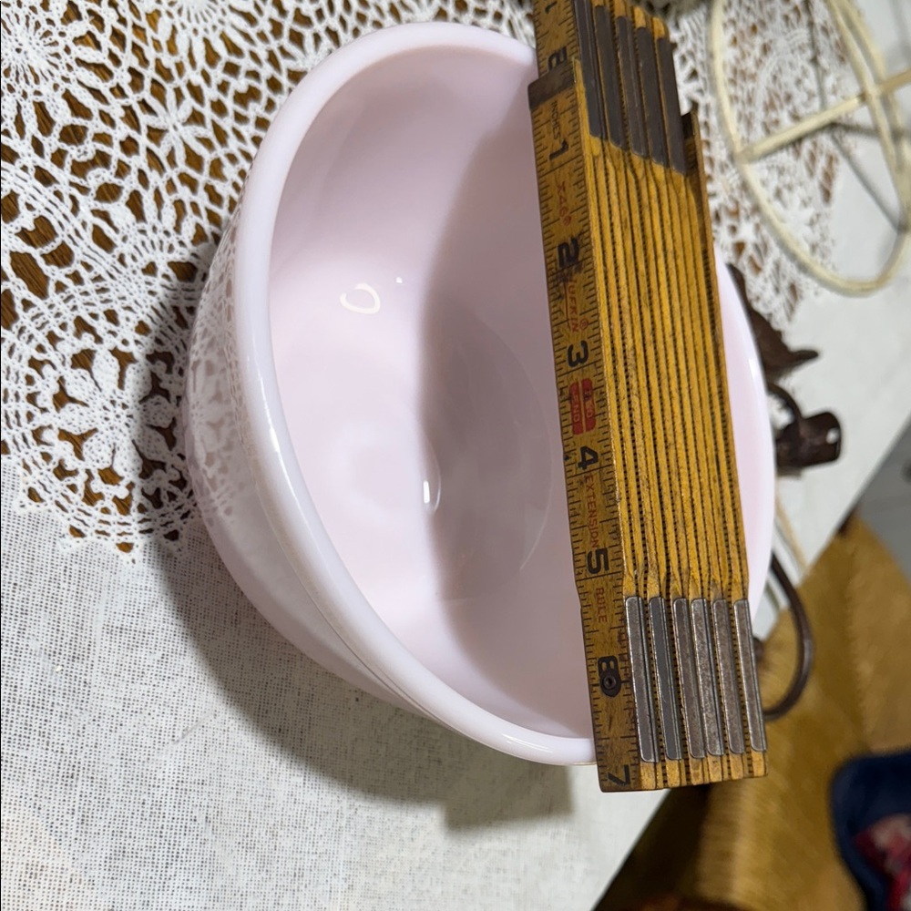 Pink glass mosser Mixing Bowl HTF - Picture 5 of 7
